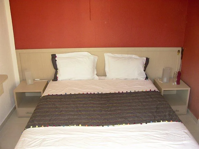 Hotel Apartments Peristerides Polychrono